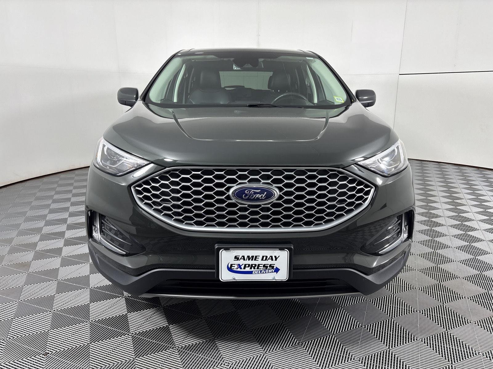 Used 2023 Forged Green Metallic Ford SEL image 2