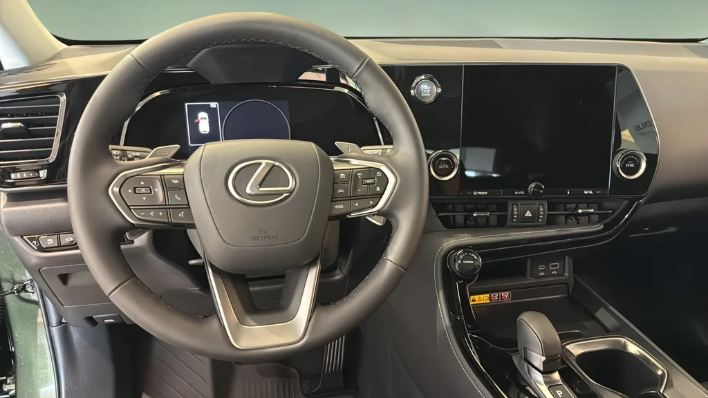 2026 Lexus NX 350 - Photo 17