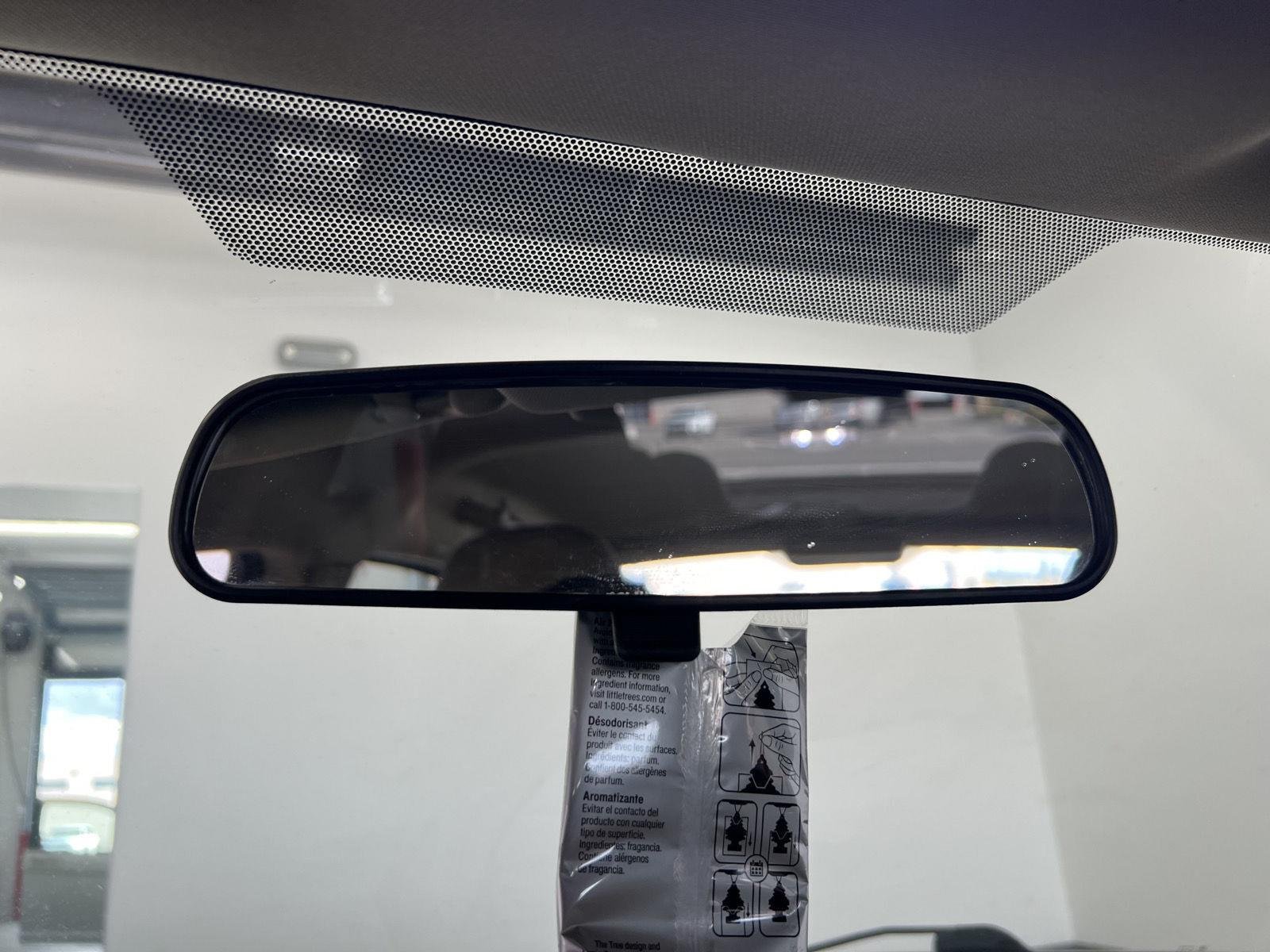 2011 Chrysler 200 Touring - Photo 20