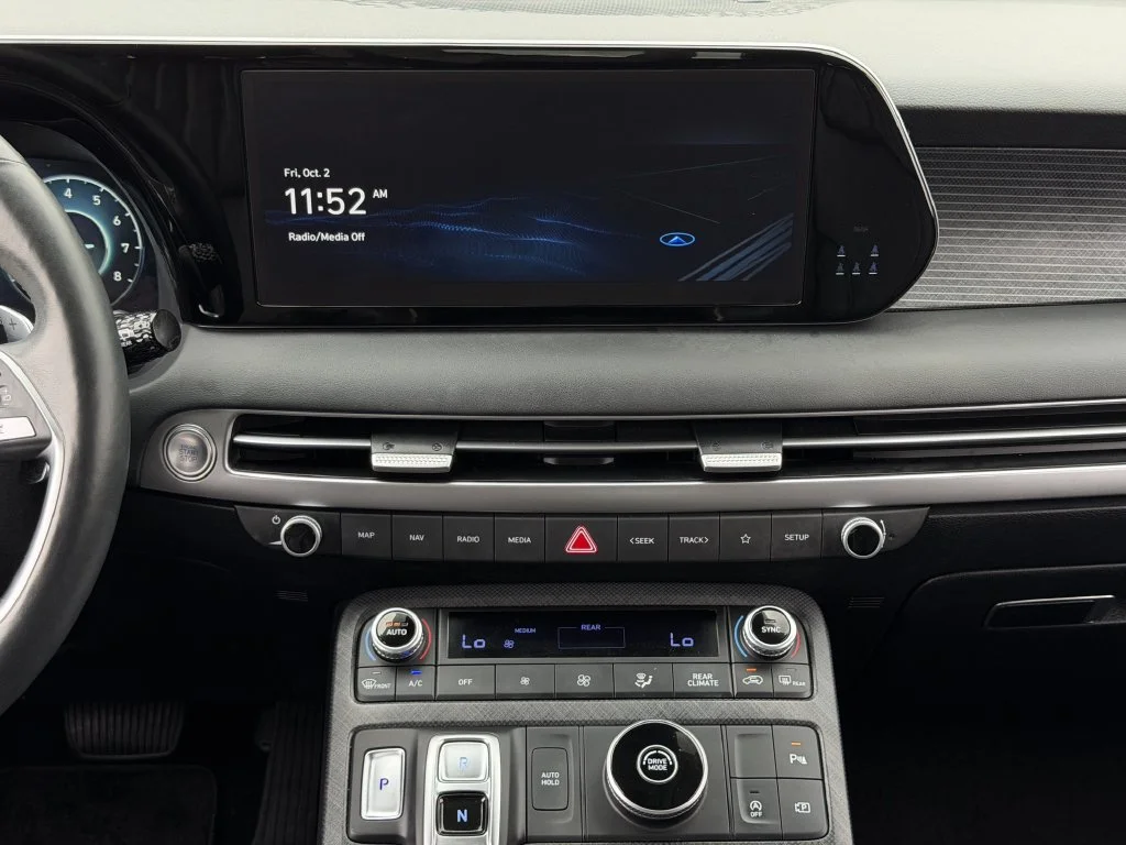 Used 2023 White Hyundai Limited image 16