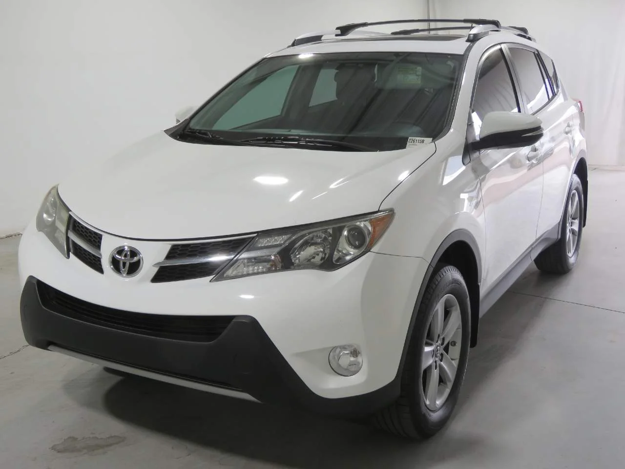 2015 Toyota RAV4 XLE's photo