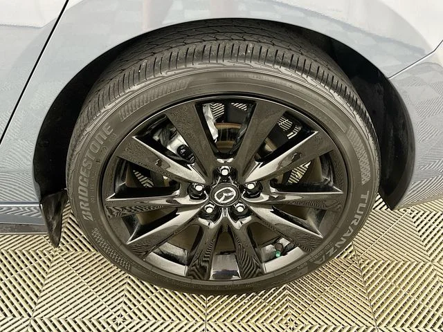 Pre-Owned 2022 Mazda3 Carbon Edition