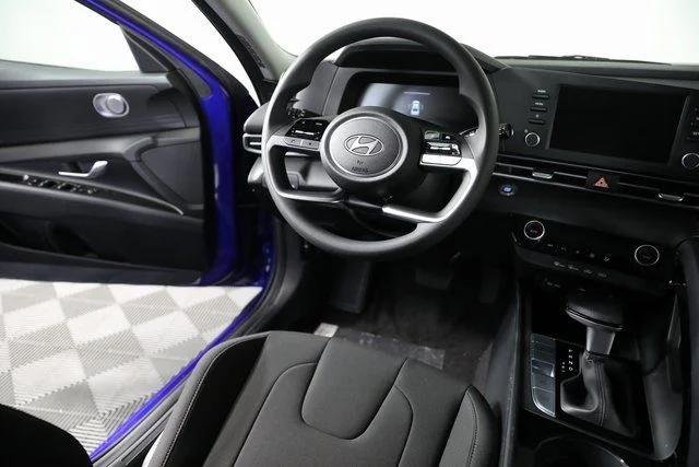 2025 Hyundai Elantra Blue - Photo 55
