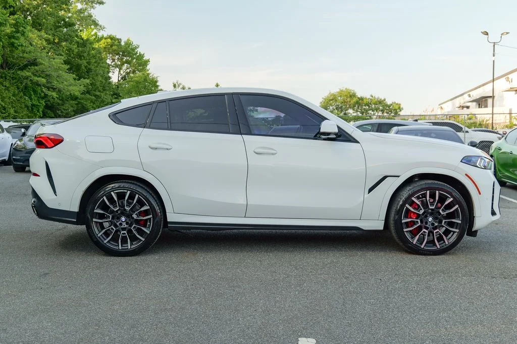Used 2024 Alpine White BMW xDrive40i image 8