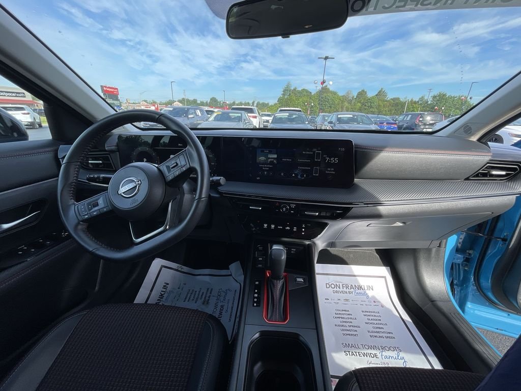 Used 2025 White Nissan SR image 10