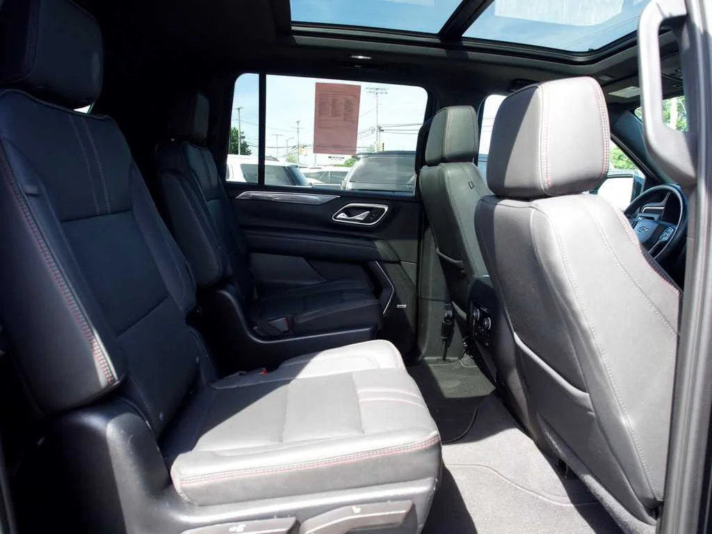 2023 Chevrolet Suburban RST - Photo 33
