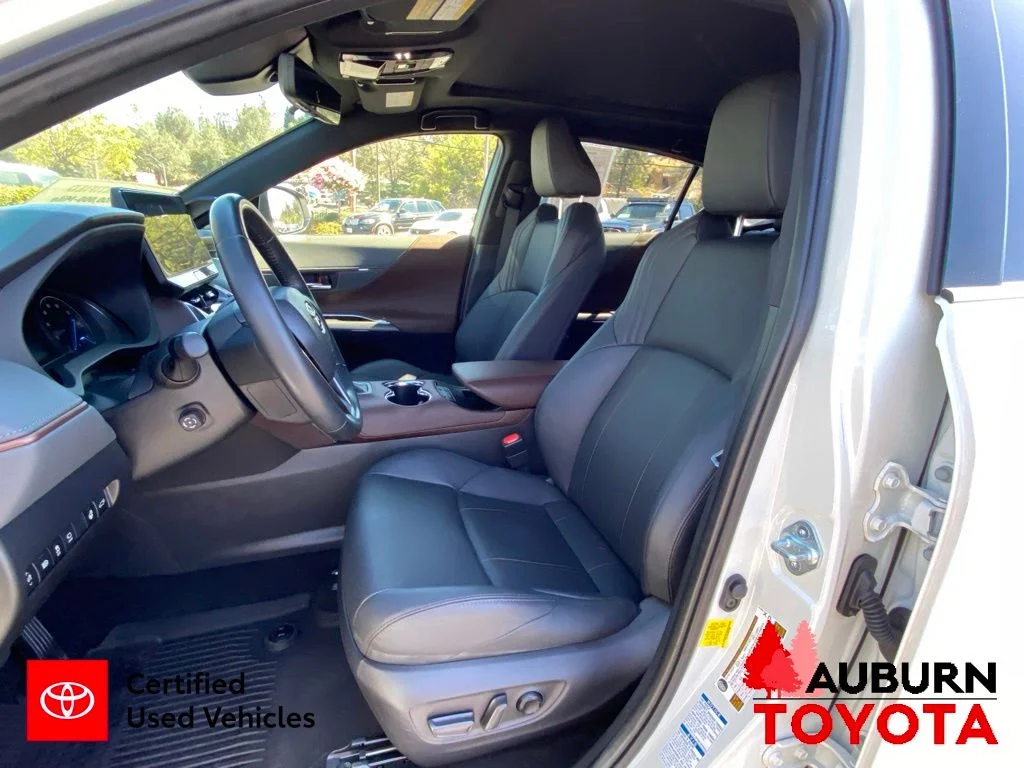 Certified Used 2021 Blizzard Pearl Toyota Limited image 32