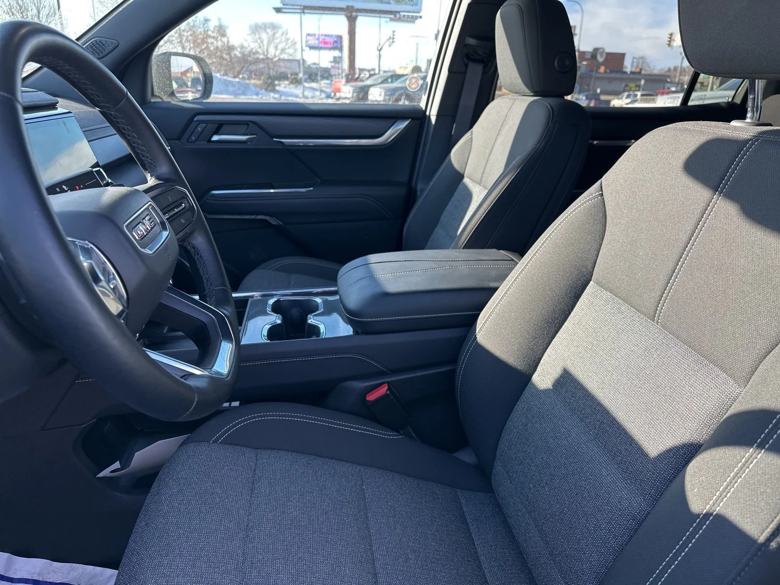 Used 2025 White GMC Elevation image 6