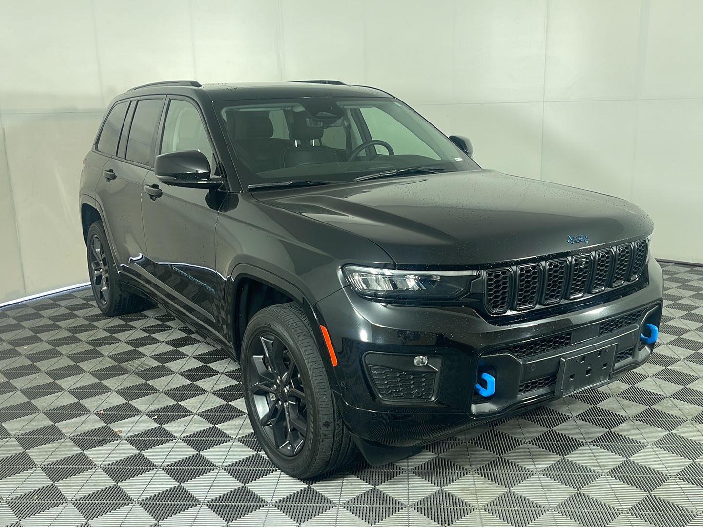 Used 2023 Diamond Black Crystal Pearlcoat Jeep 30th Anniversary image 4