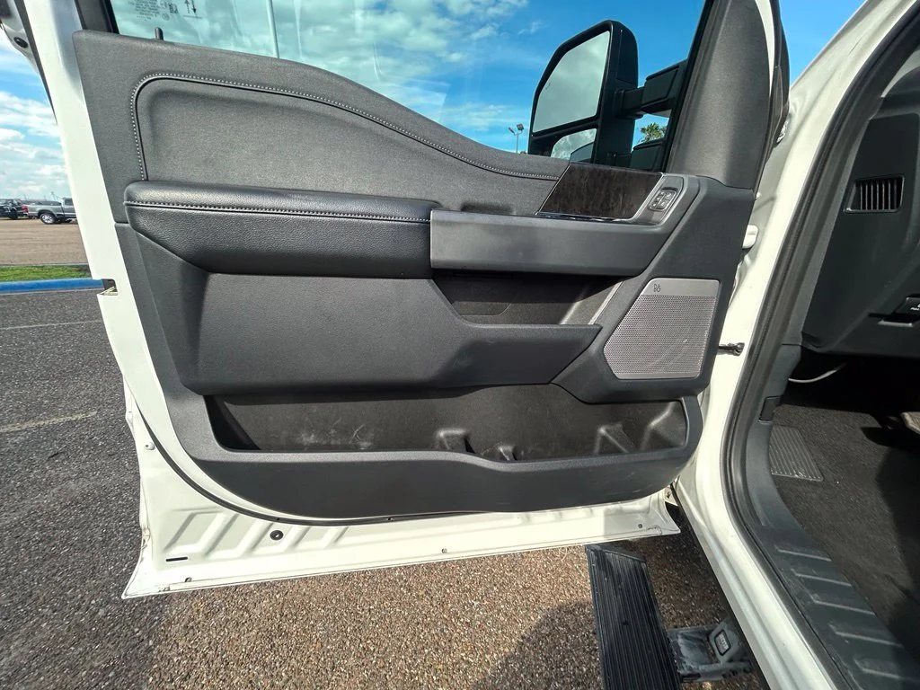 Used 2023 White Ford Lariat image 11