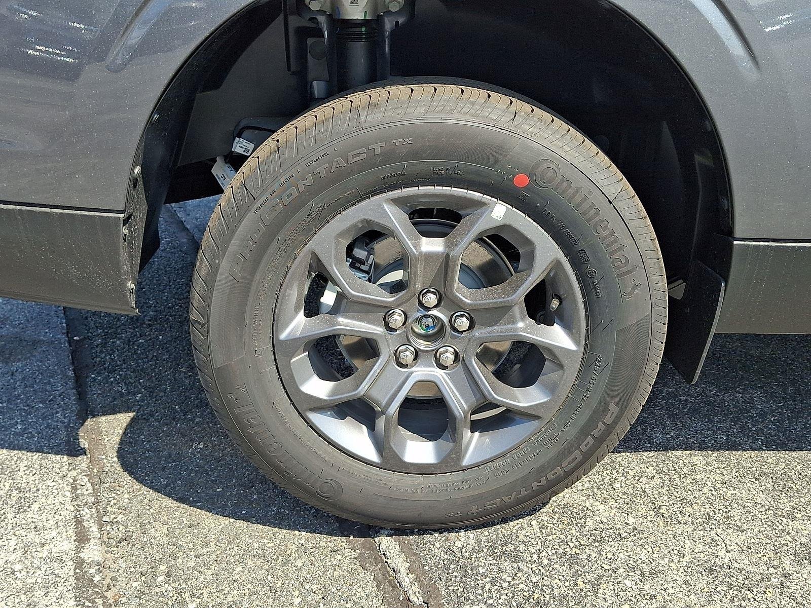 New 2026 Carbonized Gray Metallic Ford XLT image 5