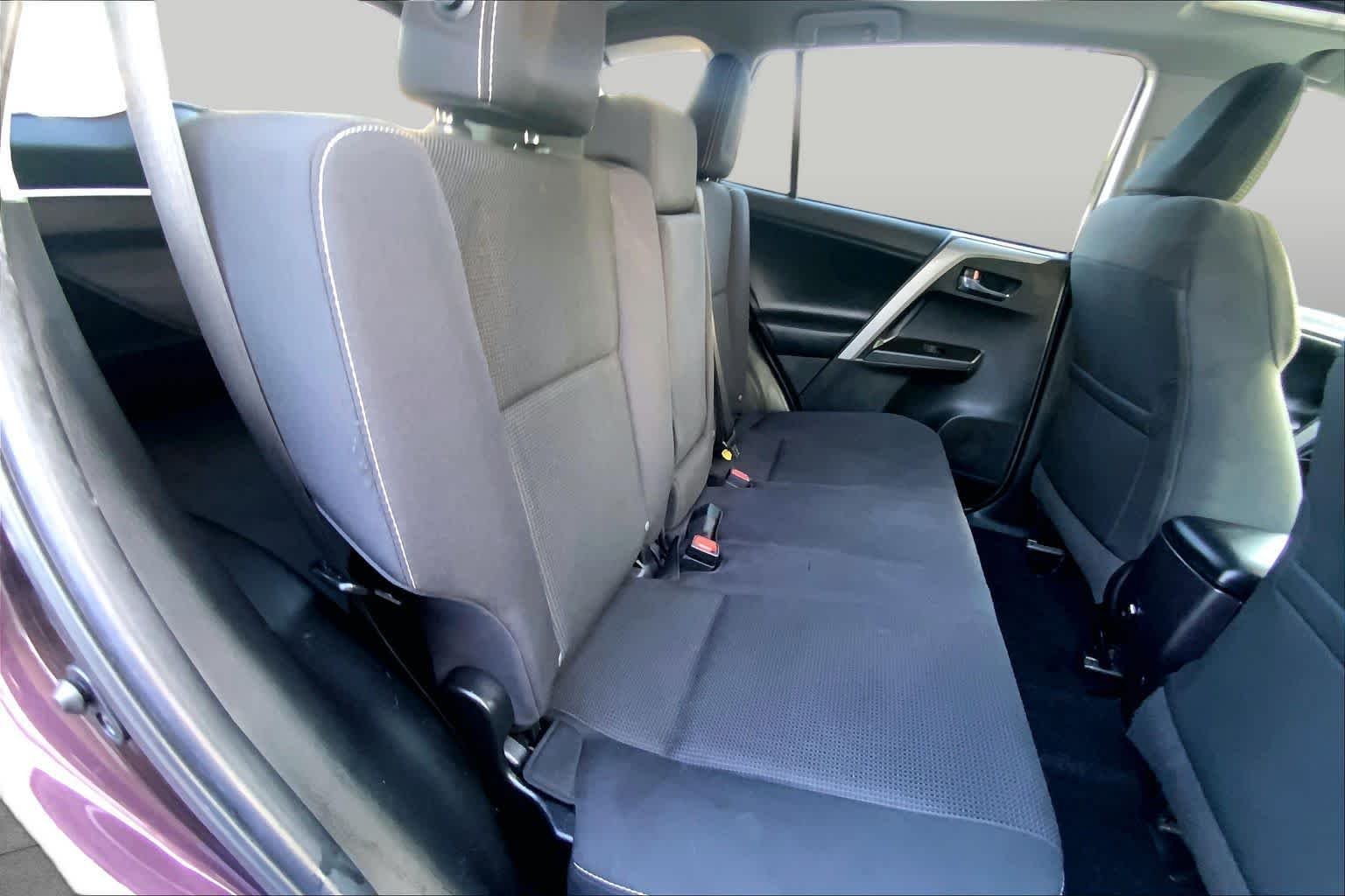 Used 2018 Black Currant Metallic Toyota XLE image 19