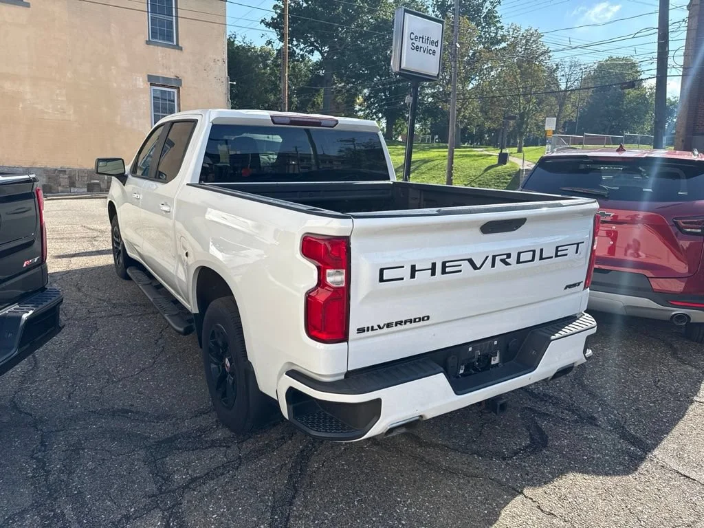 Used 2021 SUMMIT WHITE Chevrolet RST image 5