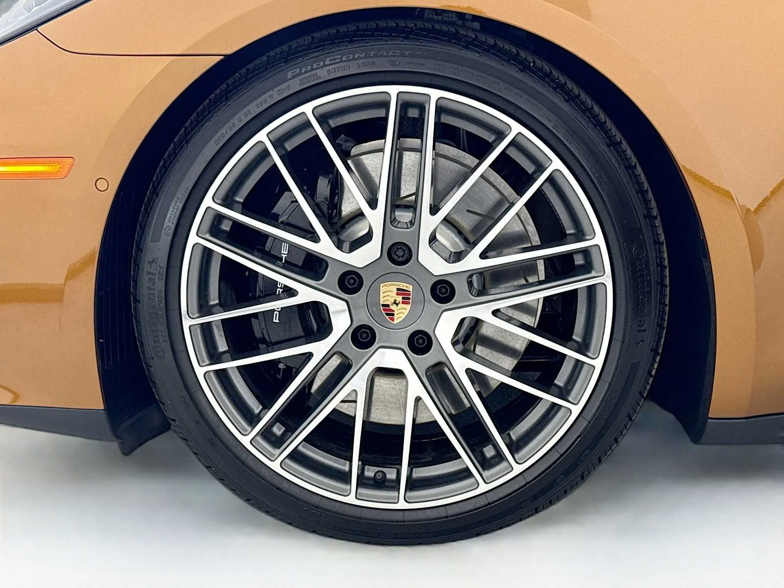 2026 Porsche Panamera 4 E-Hybrid - Photo 33
