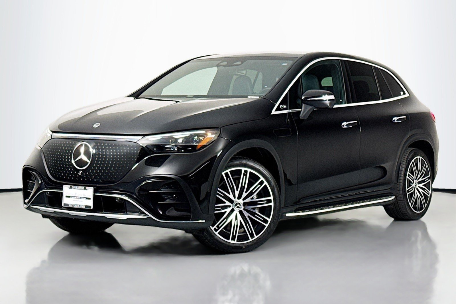 Used 2023 Obsidian Black Metallic Mercedes-Benz 500 image 1