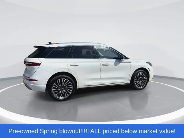 Used 2022 White Lincoln Standard image 8