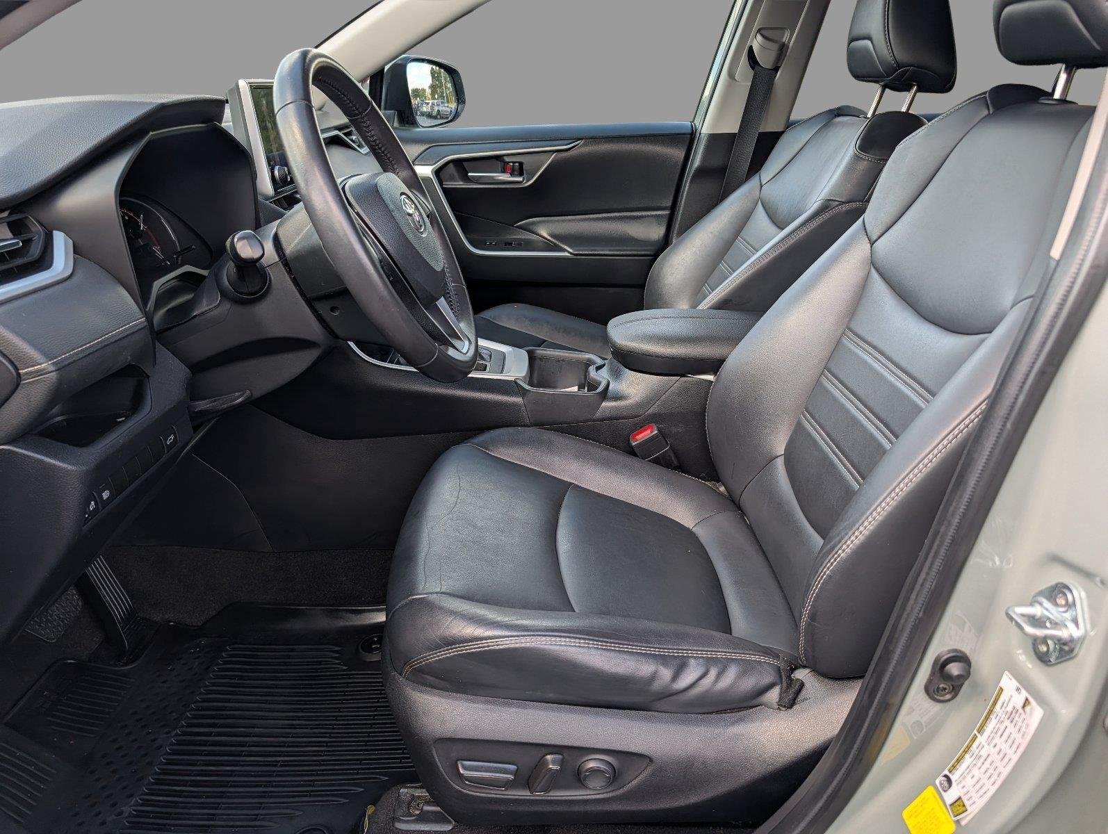 Used 2023 Lunar Rock Toyota XLE Premium image 10