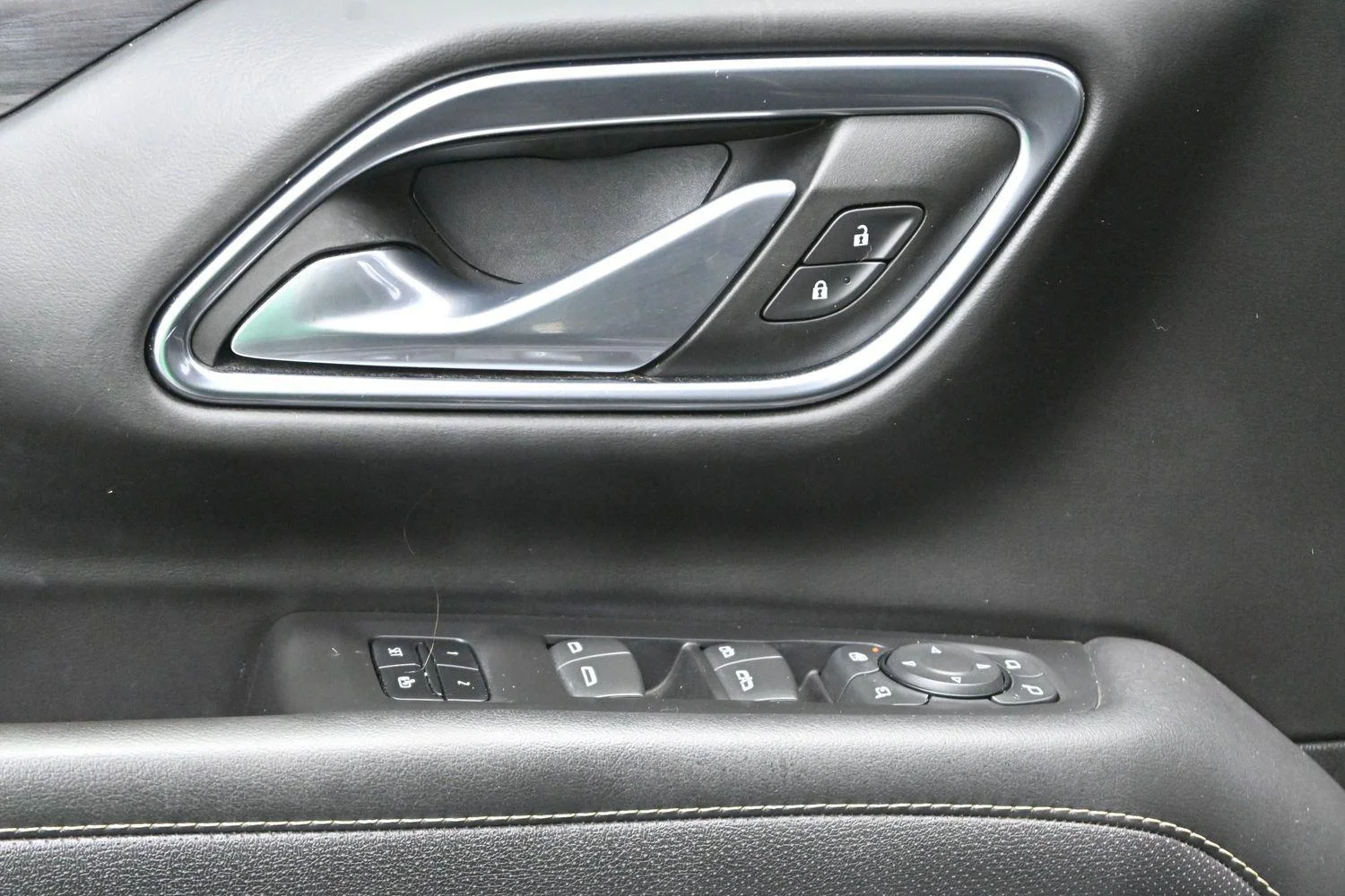 Used 2023 Onyx Black GMC SLT image 14