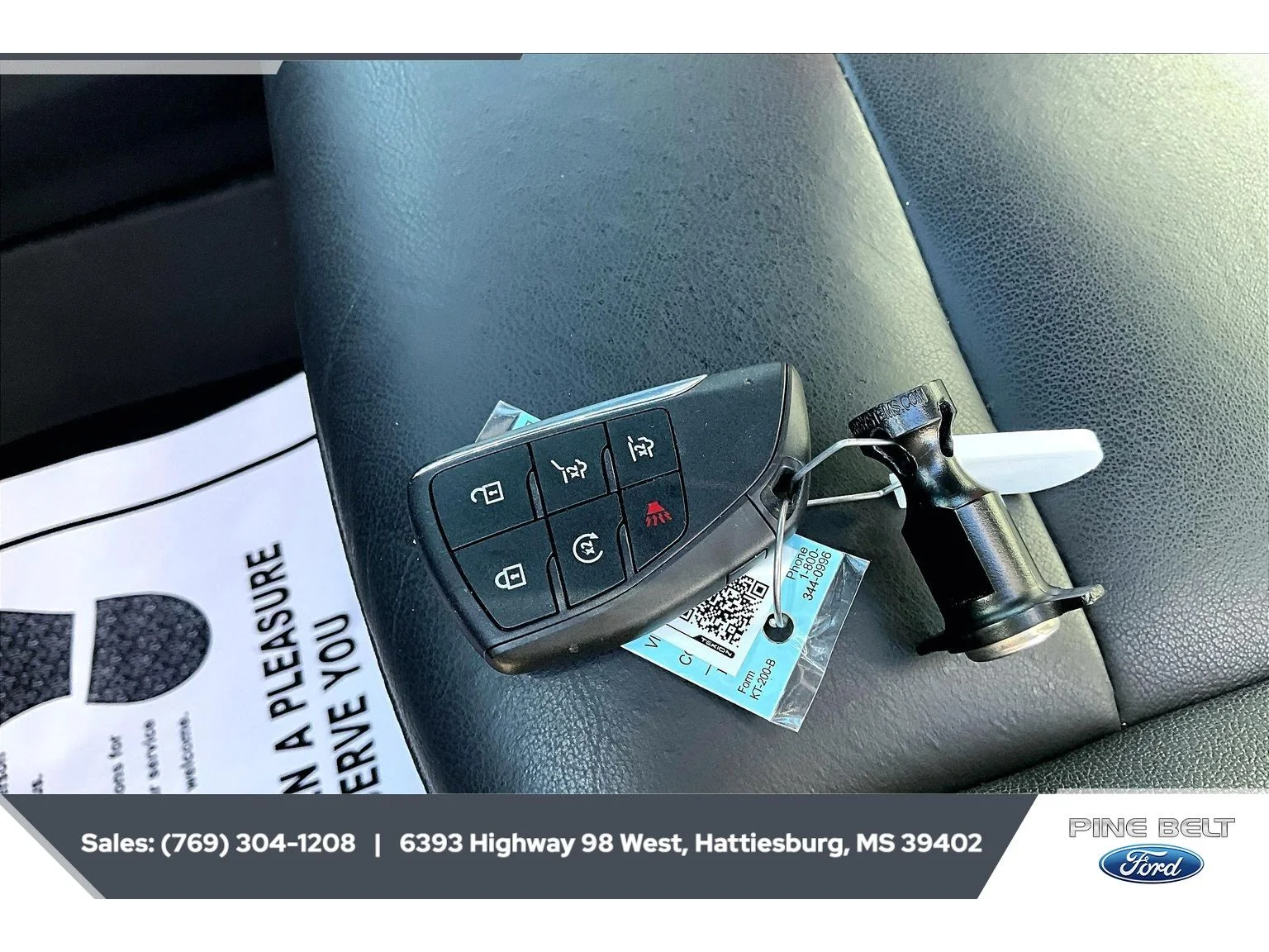 Used 2024 BLACK Chevrolet Z71 image 9