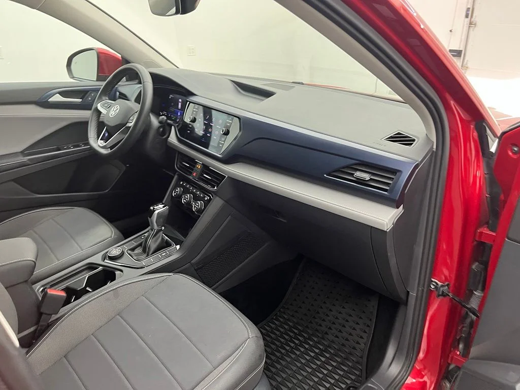Used 2024 Red Volkswagen 1.5T SE image 32