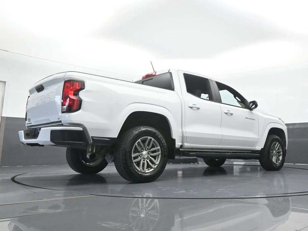 Used 2023 Summit White Chevrolet LT image 54