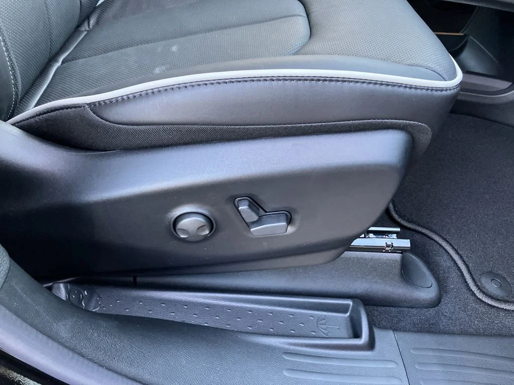2026 Chrysler Pacifica Limited - Photo 45