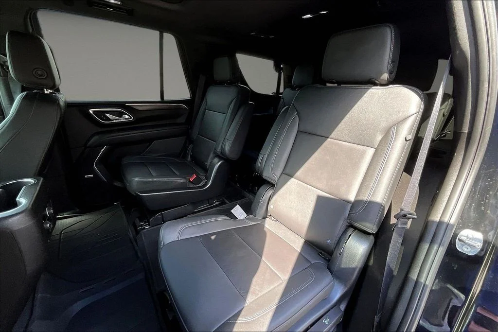Used 2023 Black Chevrolet Z71 image 24