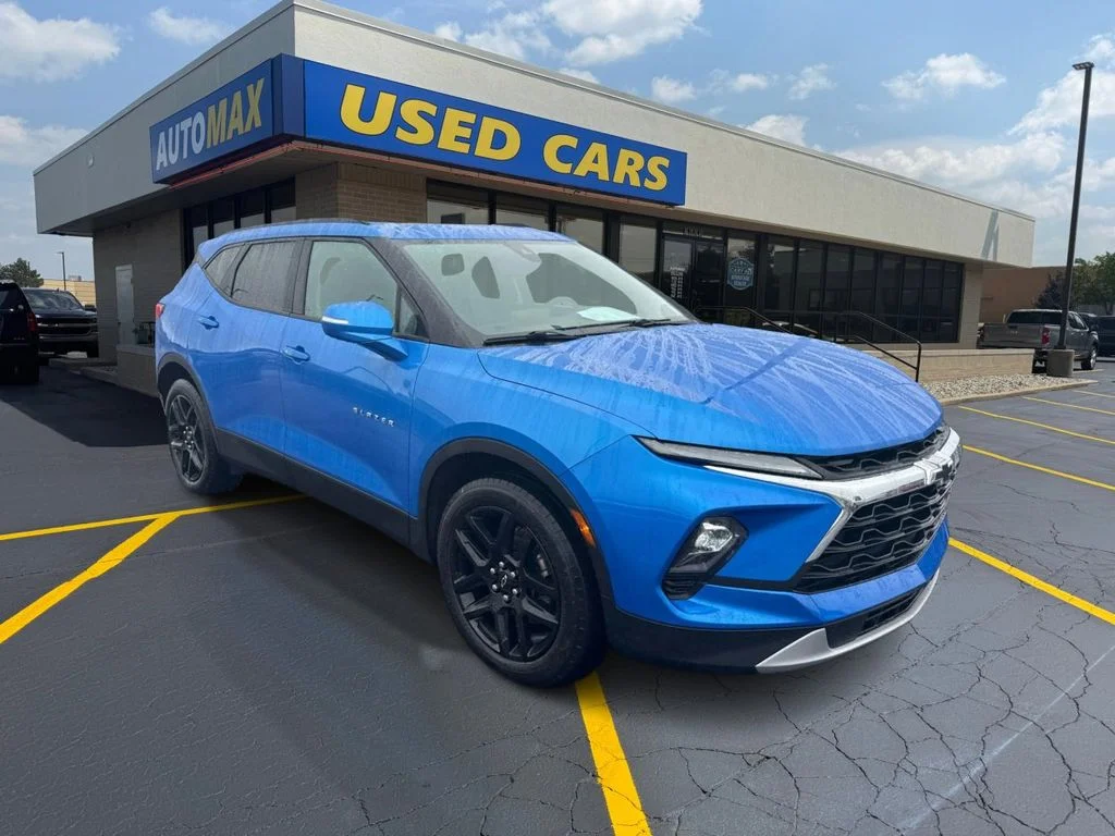 Used 2024 Riptide Blue Chevrolet LT image 4