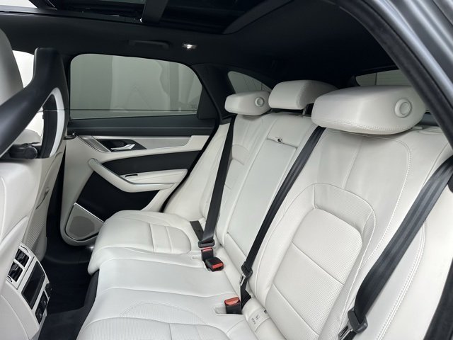 2026 Jaguar F-Pace R-Dynamic S - Photo 30