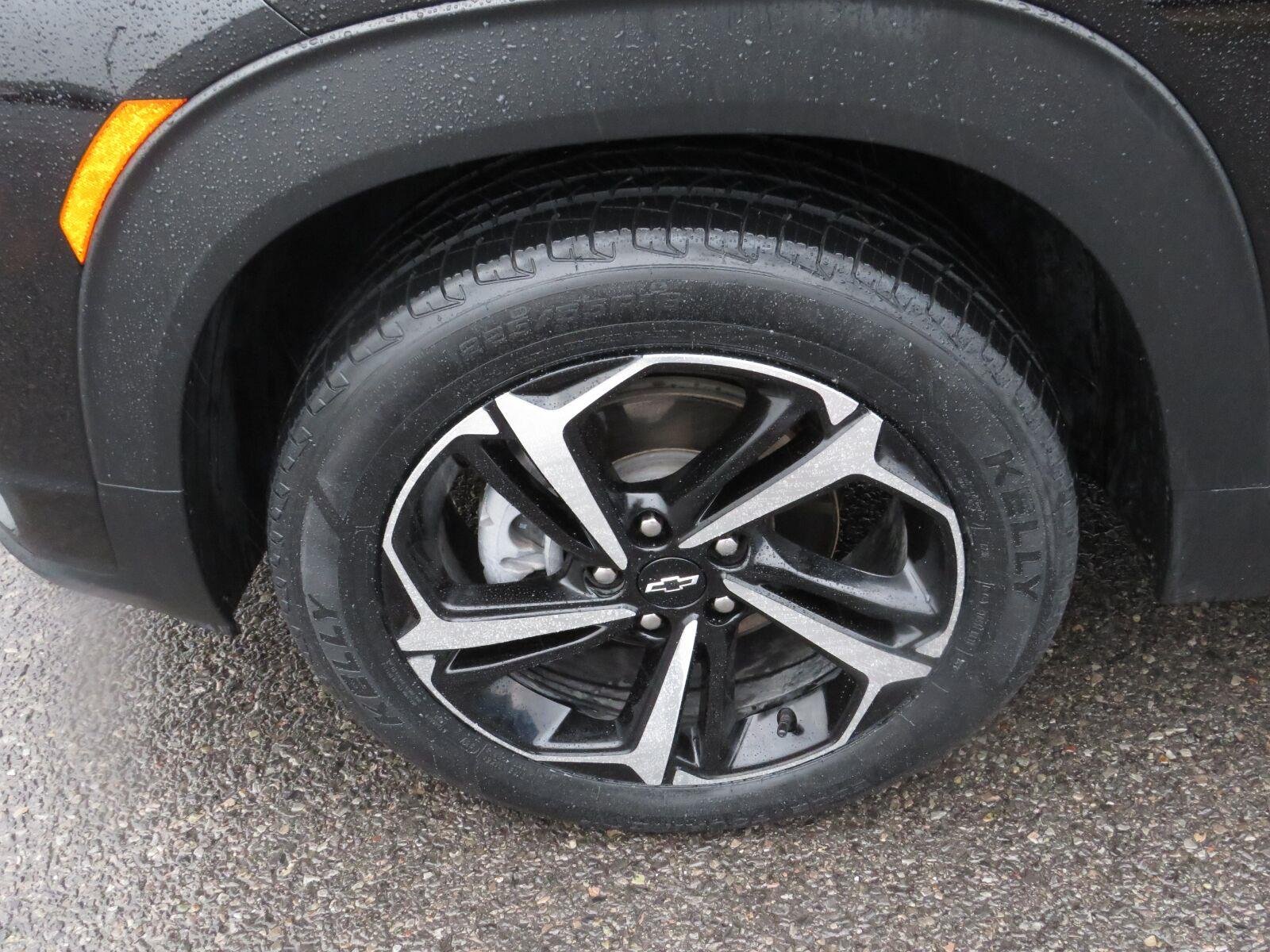 Used 2021 Mosaic Black Metallic Chevrolet RS image 14