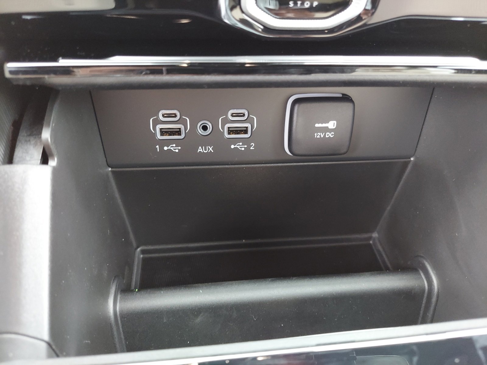 New 2026 Baltic Gray Metallic Clearcoat Jeep Limited image 21