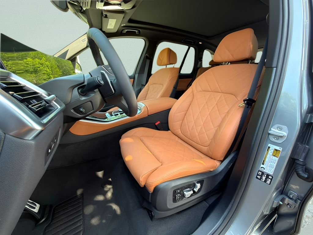 New 2026 Skyscraper Grey Metallic BMW xDrive40i image 10