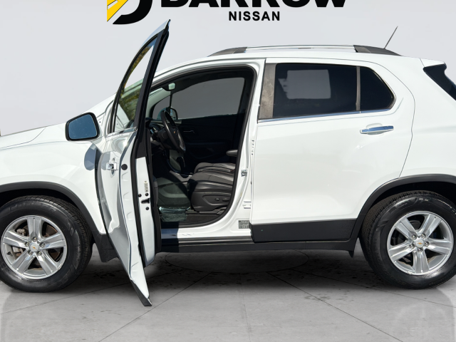 Used 2019 White Chevrolet LT image 9