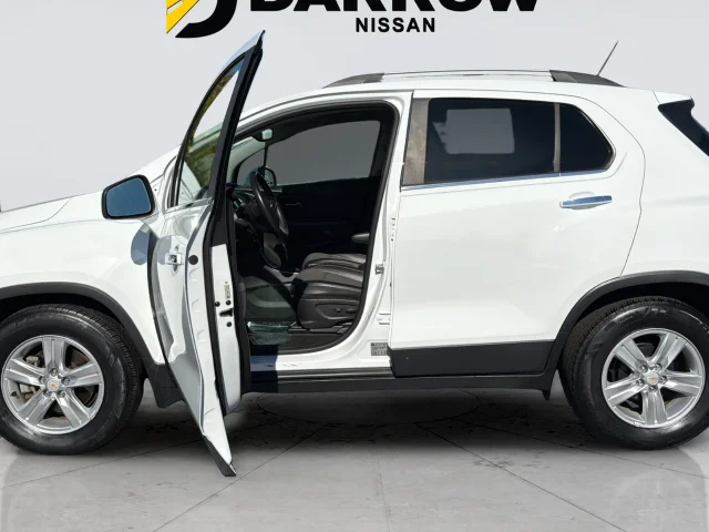 Used 2019 White Chevrolet LT image 9