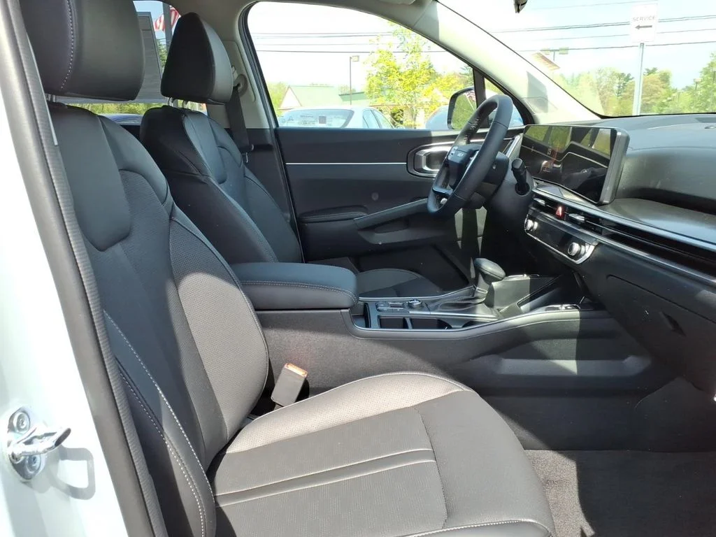 New 2026 White Kia S image 7
