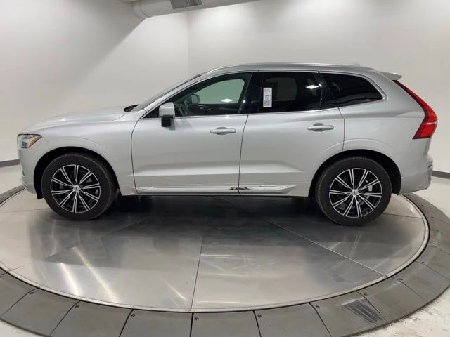Used 2020 Silver Volvo T5 Inscription image 2