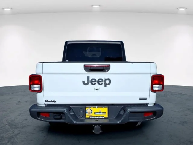 Used 2023 White Jeep Overland image 10