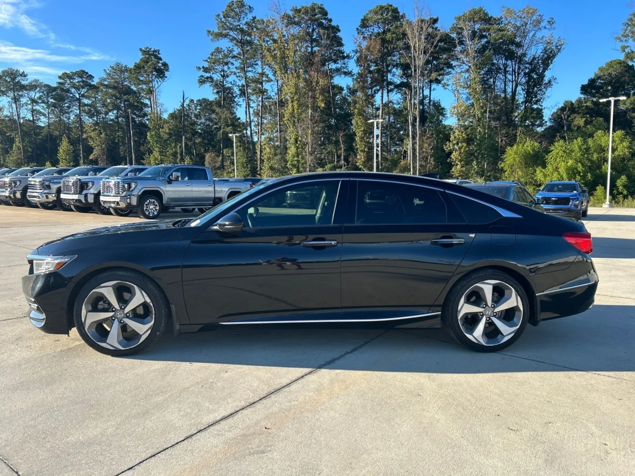 Used 2018  Honda Touring 1.5T image 6