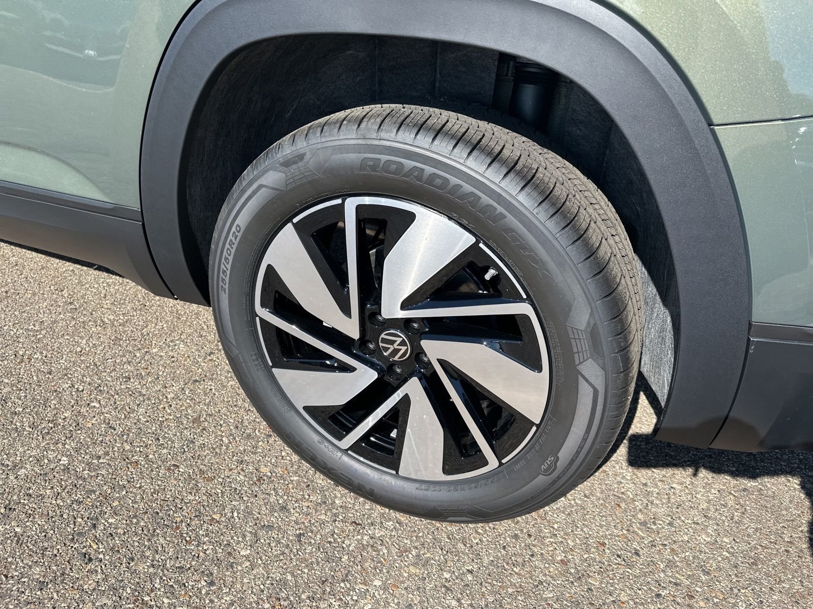 New 2026 Green Volkswagen 2.0T SE w/Technology image 9