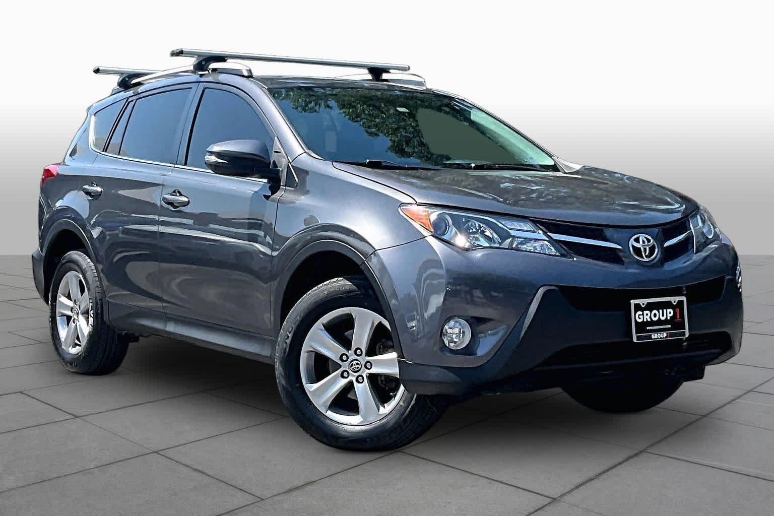 Used 2015 Magnetic Gray Metallic Toyota XLE image 3