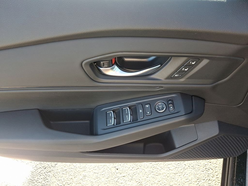 Certified Used 2025 Urban Gray Pearl Honda HYBRID EX-L image 13