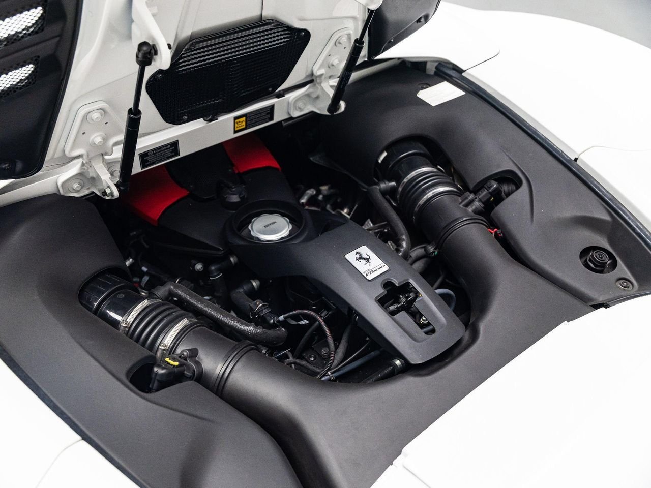 Used 2022 Bianco Cervino - Extra Campionario Ferrari Spider image 41