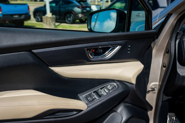 Used 2020 Tungsten Metallic Subaru Limited image 31