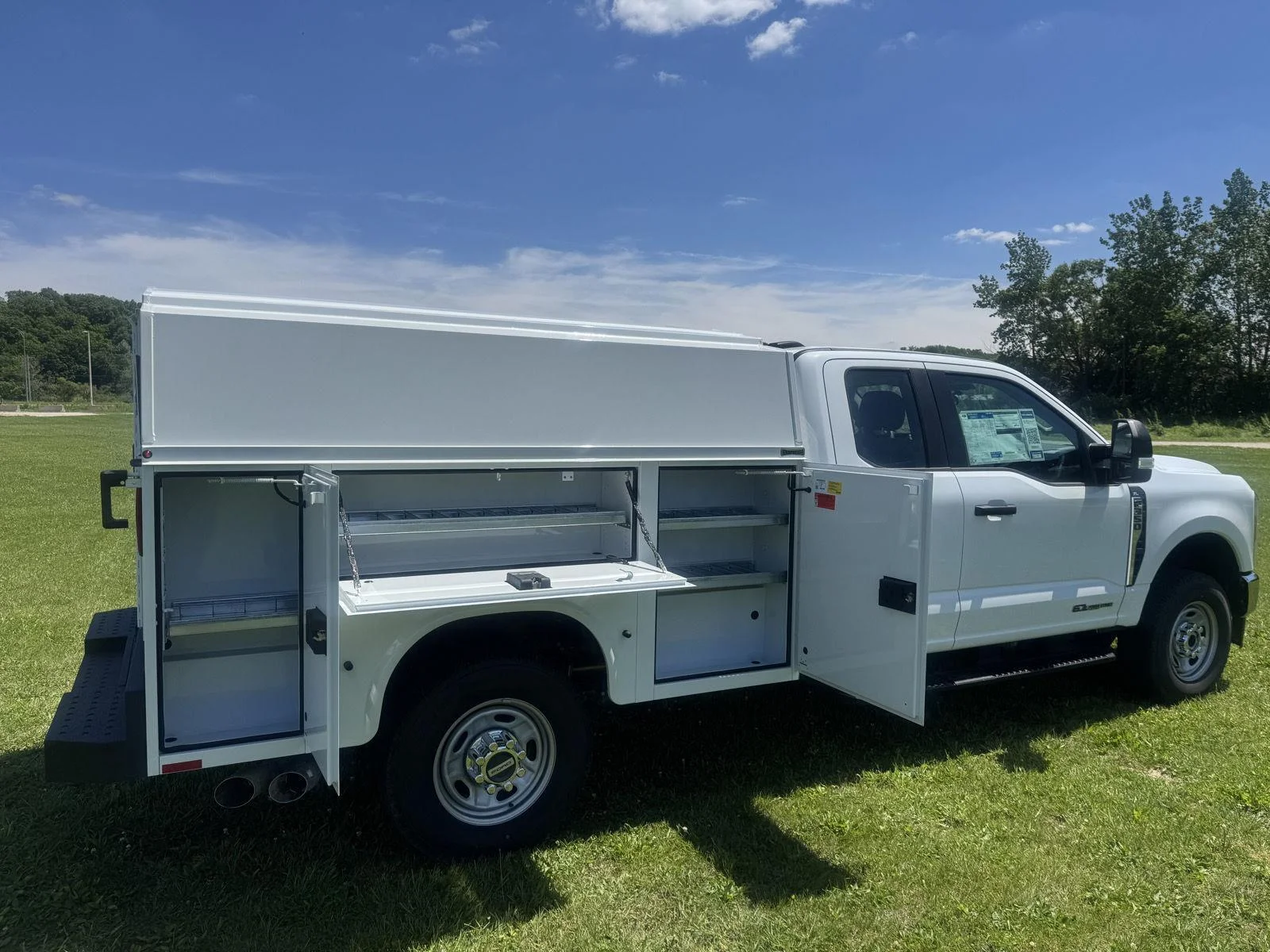 New 2026 Oxford White Ford XL image 2