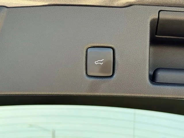 Used 2020 Gray Ford SE Sport image 13