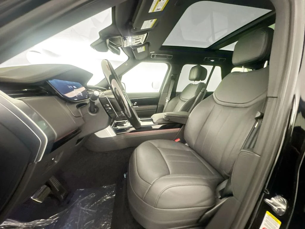 New 2026 Santorini Black Land Rover SE image 17