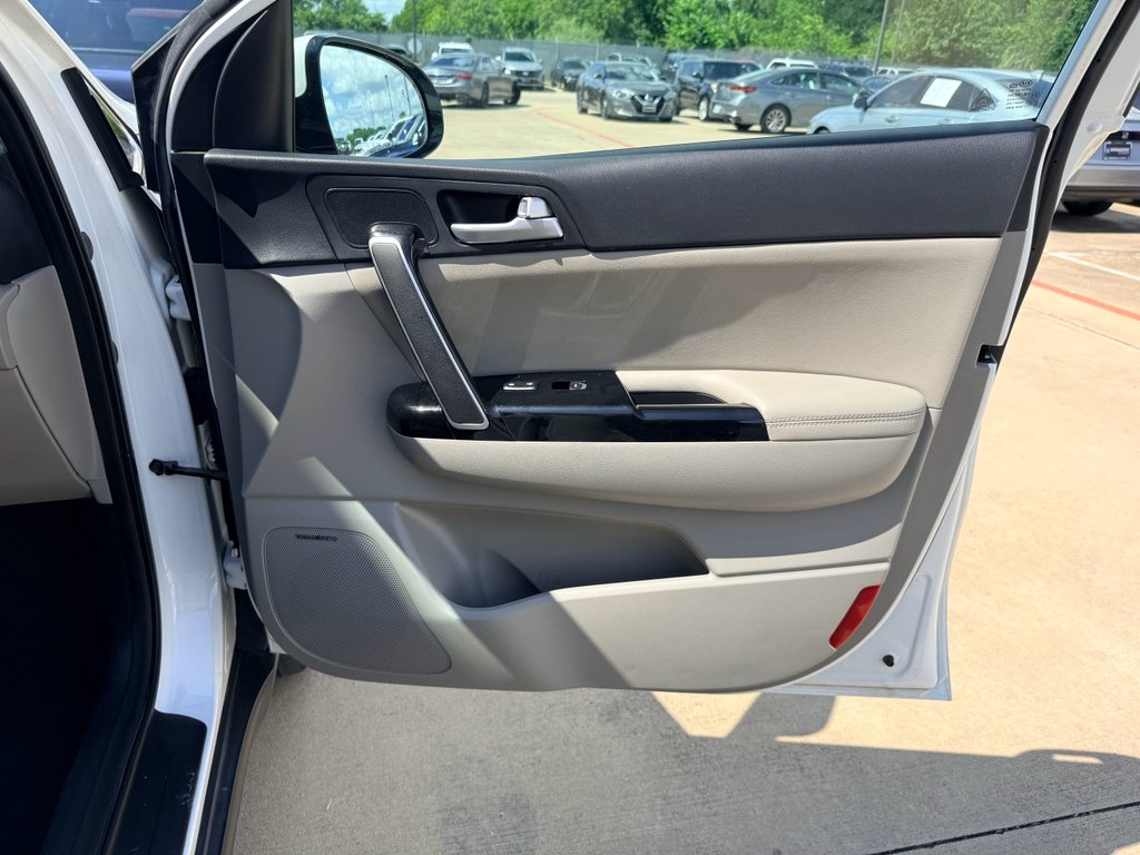 Used 2020 Snow White Pearl Kia EX image 11