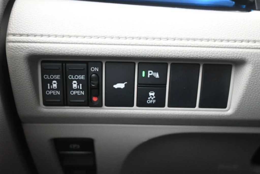 New 2026 Smoke Blue Pearl Honda Touring image 33