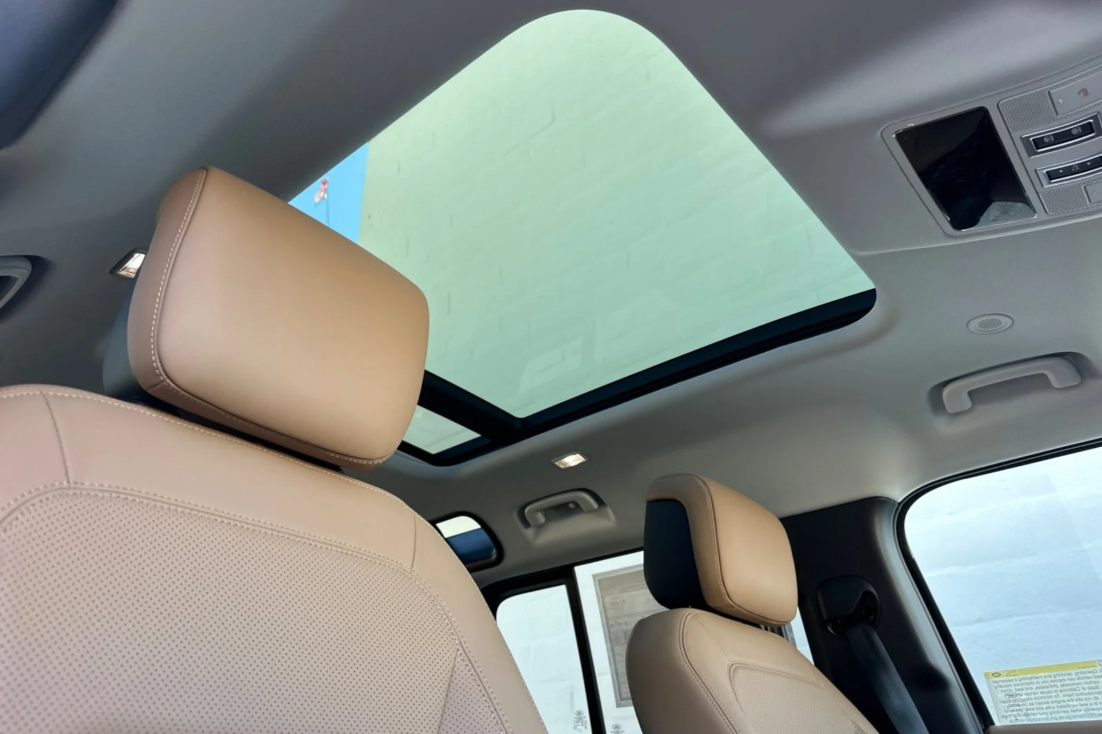 New 2026 Carpathian Grey Land Rover X-Dynamic SE image 17