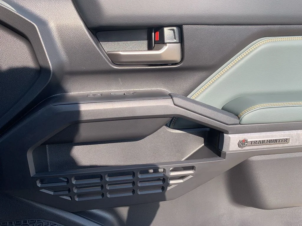 Used 2025 White Toyota Trailhunter image 19